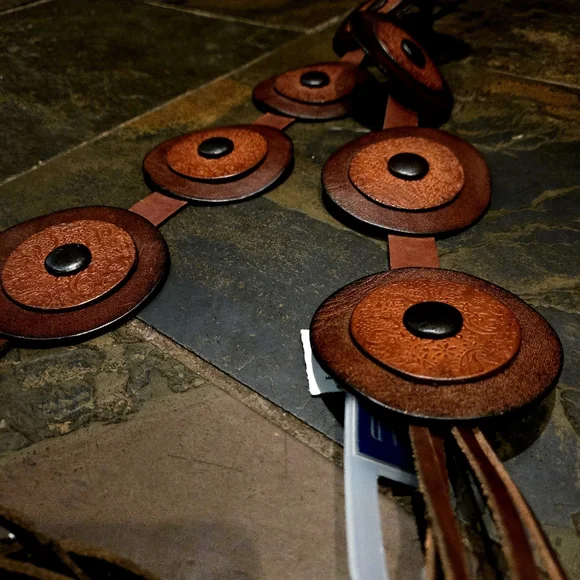 GAP Brown Circular Leather Belt - Picture 5 of 5